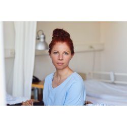 ID 0373 PRO Wear CARE T-shirt  V-hals  dame Lys bl